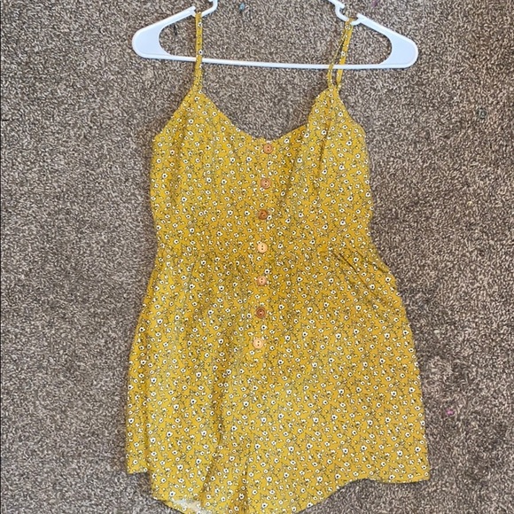 SHEIN Other - a super cute size small romper!!